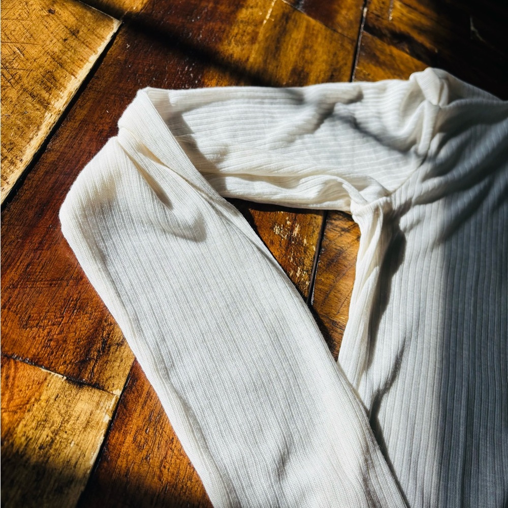 H&M Off-White Ribbed Turtleneck Top - Picture 2 of 6